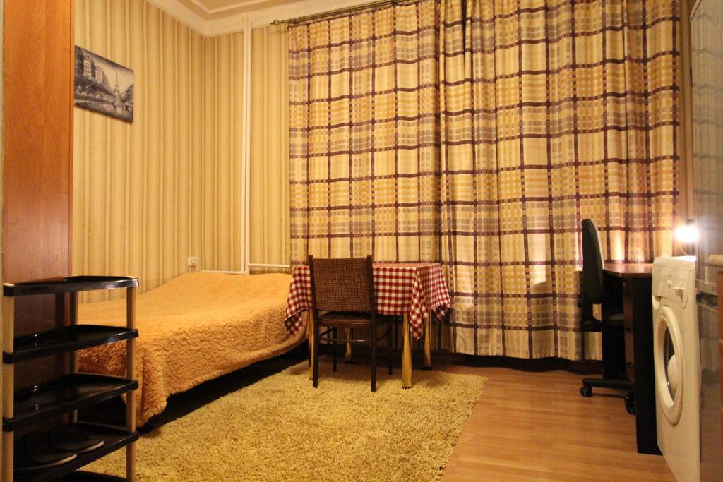Nadezhda Apartments On Kabanbay Batyr 122 Alma-Ata Rum bild